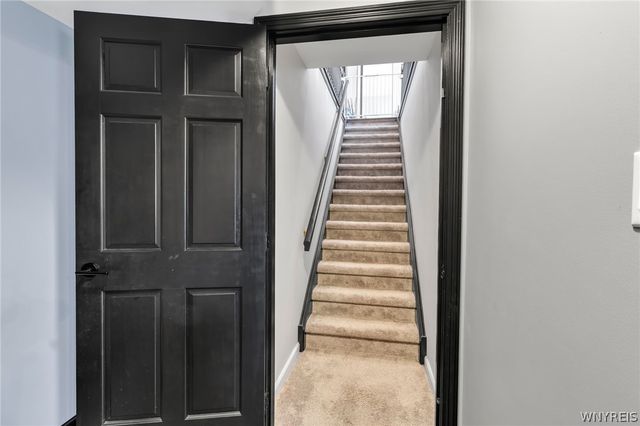 9574 English Ivy Court, Clarence, NY 14032
