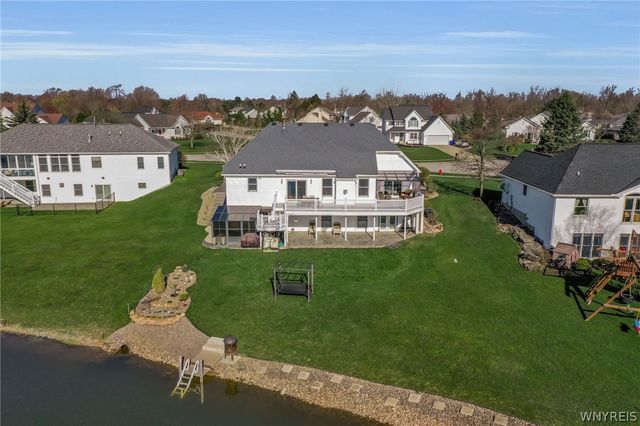 9574 English Ivy Court, Clarence, NY 14032