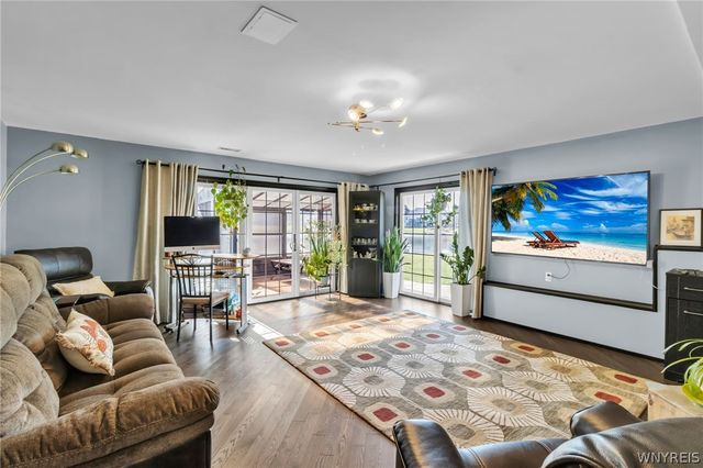 9574 English Ivy Court, Clarence, NY 14032