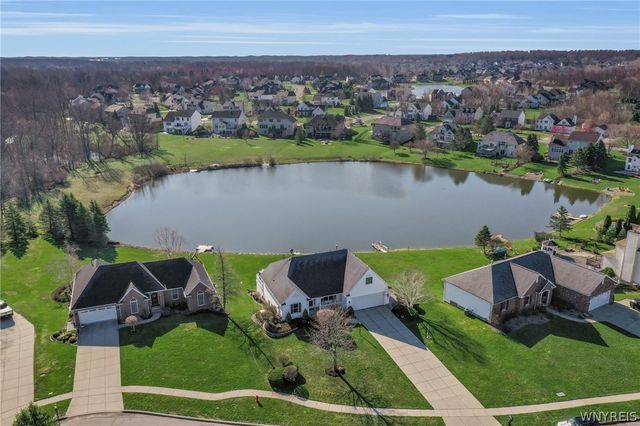 9574 English Ivy Court, Clarence, NY 14032