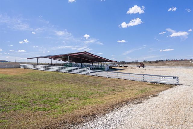 5300 County Road 424, Taylor, TX 76574