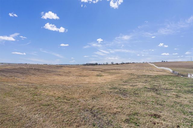 5300 County Road 424, Taylor, TX 76574