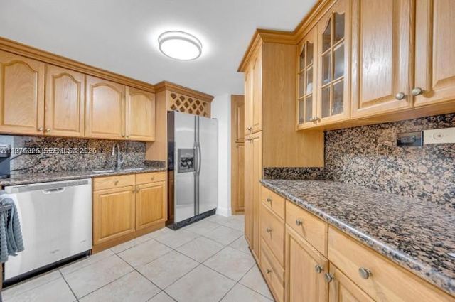 999 Brickell Bay Dr 2007, Miami, FL 33131