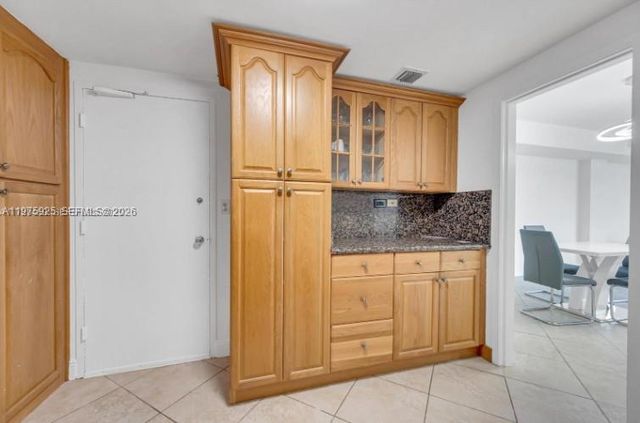 999 Brickell Bay Dr 2007, Miami, FL 33131