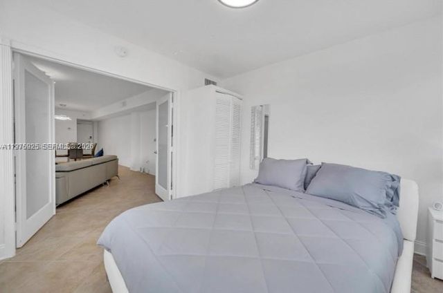 999 Brickell Bay Dr 2007, Miami, FL 33131