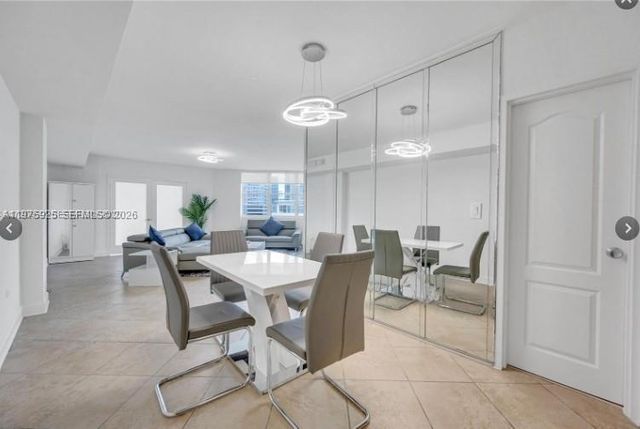 999 Brickell Bay Dr 2007, Miami, FL 33131