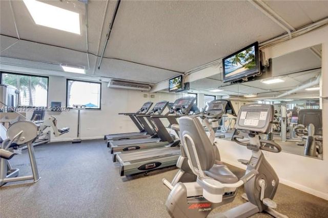 999 Brickell Bay Dr 2007, Miami, FL 33131