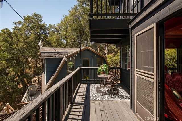 23594 Hillside, Crestline, CA 92325