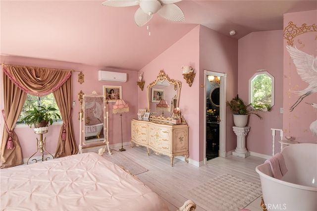 23594 Hillside, Crestline, CA 92325
