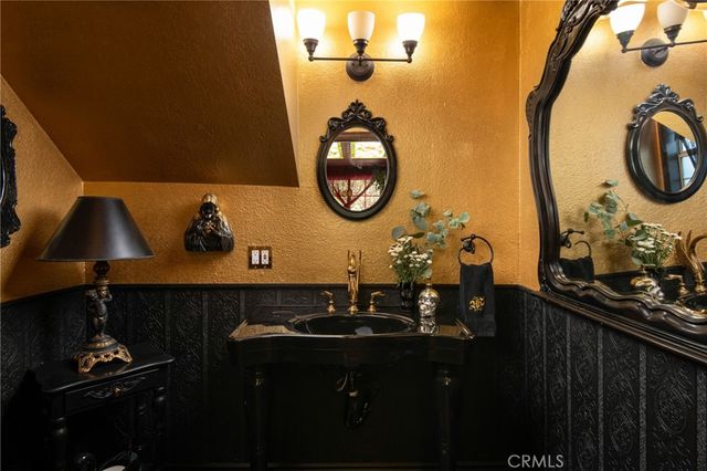23594 Hillside, Crestline, CA 92325