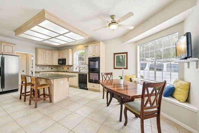 2202 Castle Bay Drive, League City, TX 77573