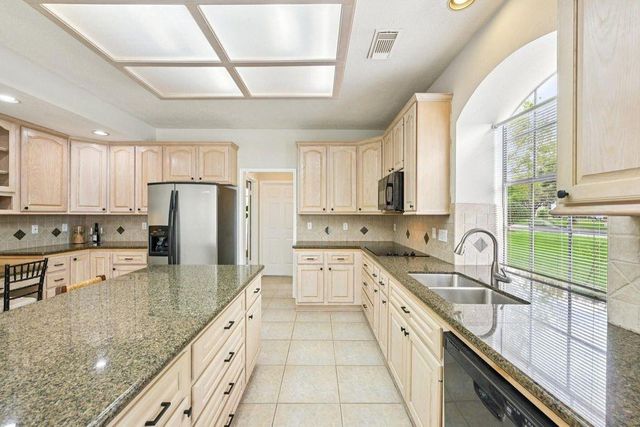 2202 Castle Bay Drive, League City, TX 77573