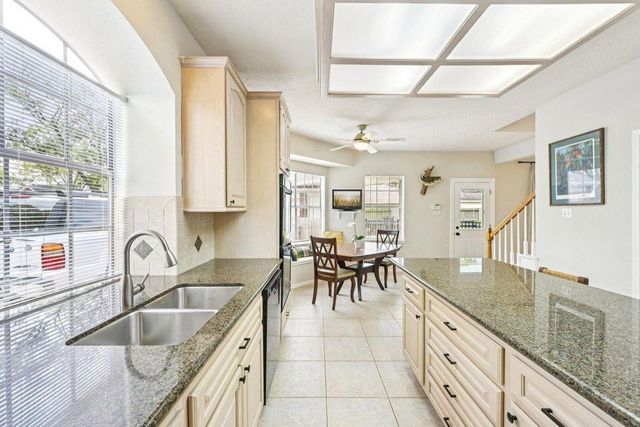 2202 Castle Bay Drive, League City, TX 77573