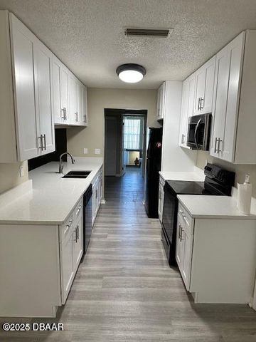 164 Kingbird Circle, Daytona Beach, FL 32119