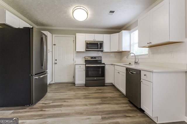 1520 Rose Pointe Drive, Loganville, GA 30052