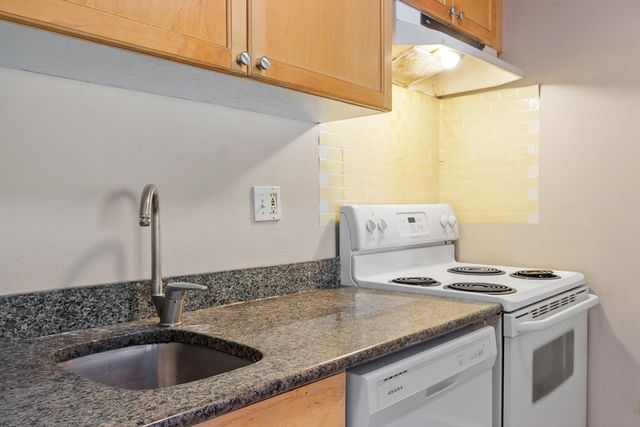 880 Broadway 5, Revere, MA 02151