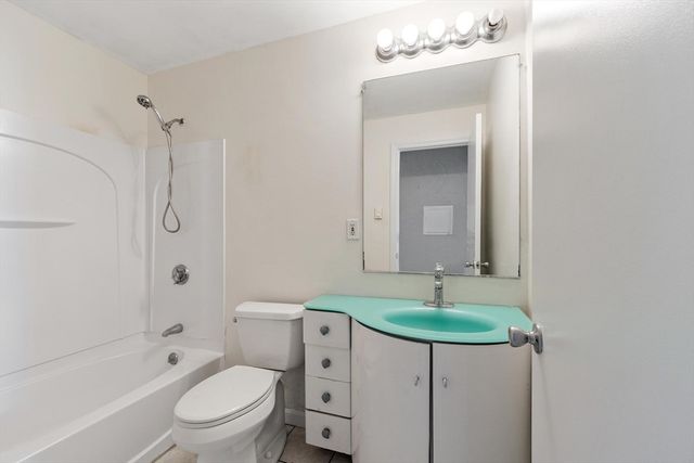 880 Broadway 5, Revere, MA 02151