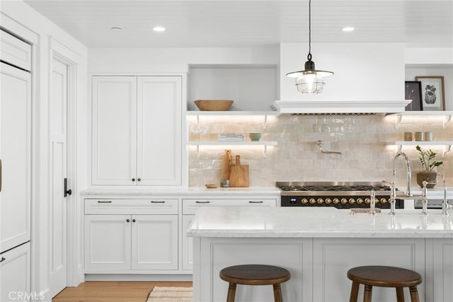 1517 Miramar Drive, Newport Beach, CA 92661