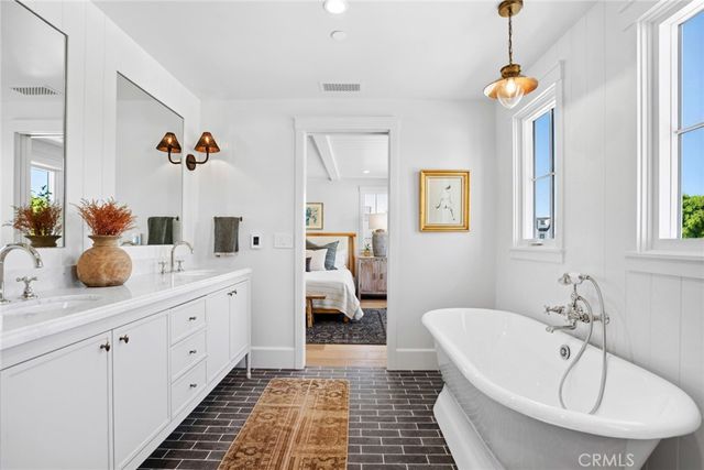 1517 Miramar Drive, Newport Beach, CA 92661
