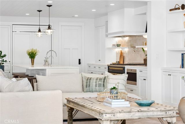 1517 Miramar Drive, Newport Beach, CA 92661