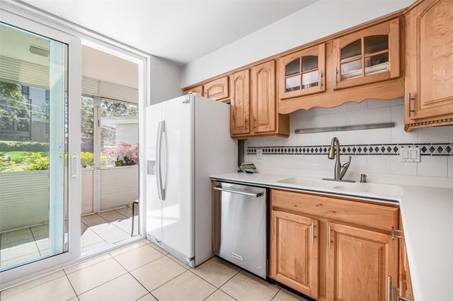 615 10TH AVENUE NE 1, St Petersburg, FL 33701