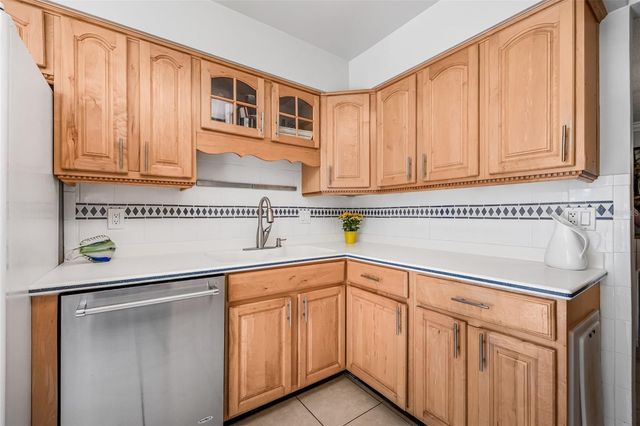 615 10TH AVENUE NE 1, St Petersburg, FL 33701
