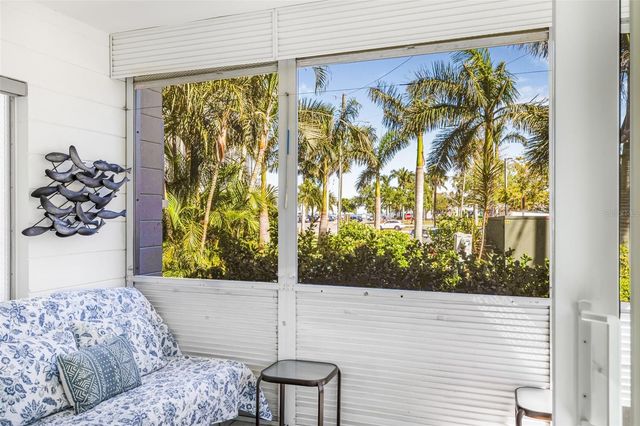 615 10TH AVENUE NE 1, St Petersburg, FL 33701