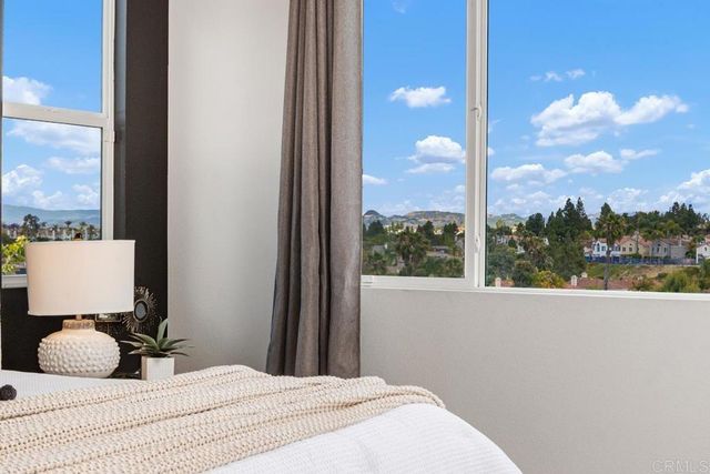1194 Via Candelas, Oceanside, CA 92056