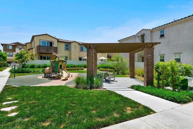 1194 Via Candelas, Oceanside, CA 92056