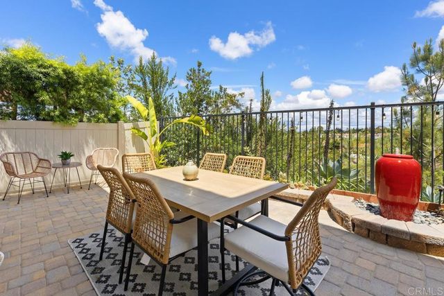 1194 Via Candelas, Oceanside, CA 92056