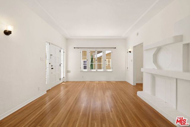 2011 N Beachwood Drive, Los Angeles, CA 90068