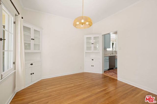 2011 N Beachwood Drive, Los Angeles, CA 90068