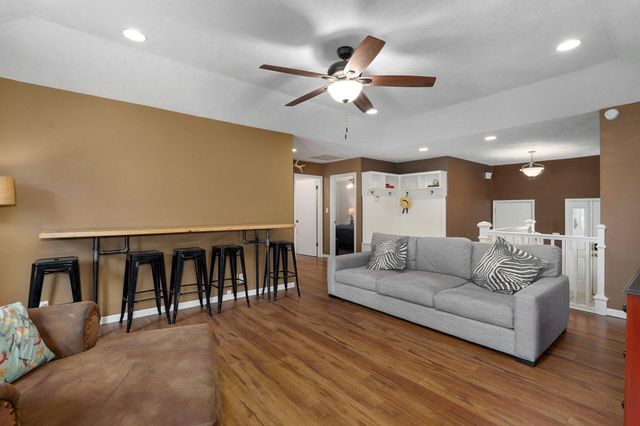 970 E State Highway Ww, Springfield, MO 65803
