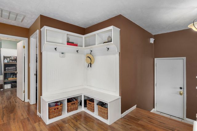 970 E State Highway Ww, Springfield, MO 65803