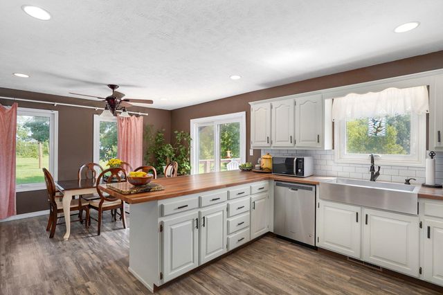 970 E State Highway Ww, Springfield, MO 65803
