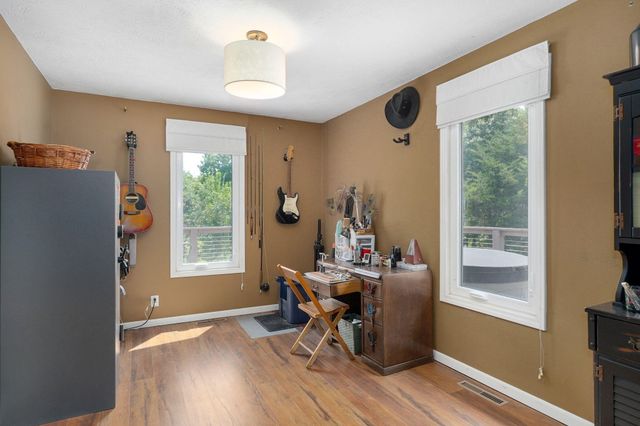 970 E State Highway Ww, Springfield, MO 65803