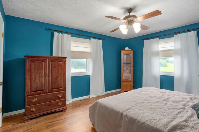 970 E State Highway Ww, Springfield, MO 65803