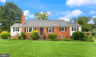 8904 FORT DR, Manassas, VA 20110