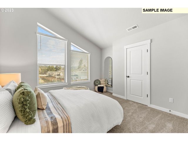 16766 Se Scouters Mountain Rd 452, Happy Valley, OR 97086
