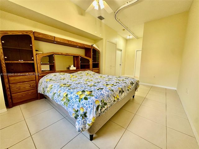 2635 SE 5th Ct, Homestead, FL 33033