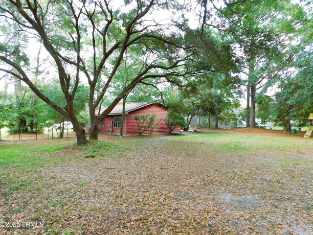 4348 Pinewood Circle, Beaufort, SC 29906