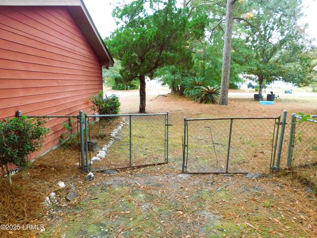 4348 Pinewood Circle, Beaufort, SC 29906