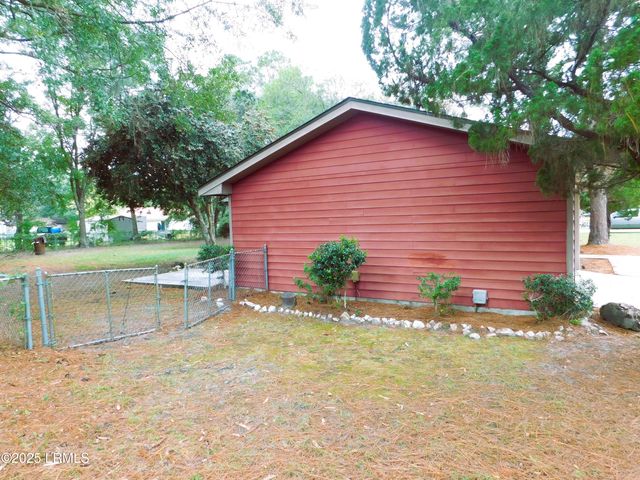 4348 Pinewood Circle, Beaufort, SC 29906