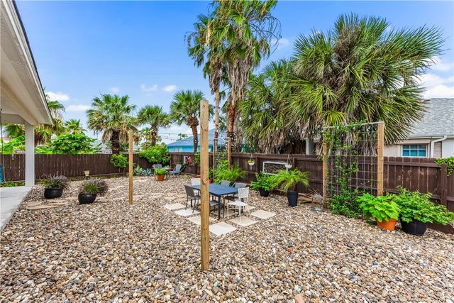 15982 Punta Espada Loop, Corpus Christi, TX 78418