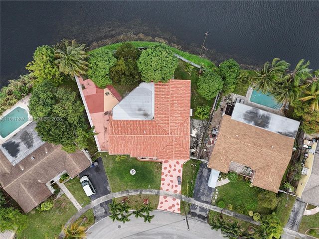 3241 NW 40th St, Lauderdale Lakes, FL 33309