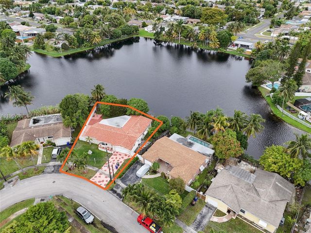 3241 NW 40th St, Lauderdale Lakes, FL 33309