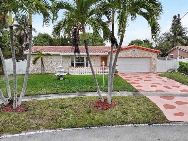 3241 NW 40th St, Lauderdale Lakes, FL 33309