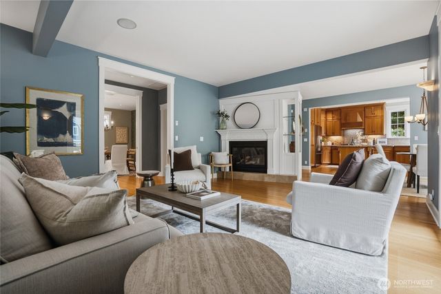 474 Glen Hollow Place SW, Bainbridge Island, WA 98110