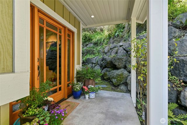 474 Glen Hollow Place SW, Bainbridge Island, WA 98110