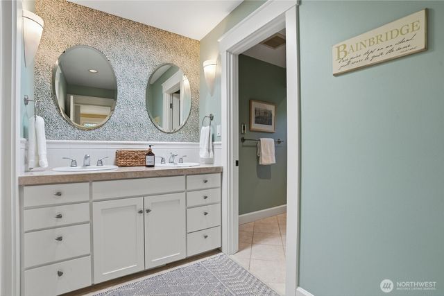 474 Glen Hollow Place SW, Bainbridge Island, WA 98110